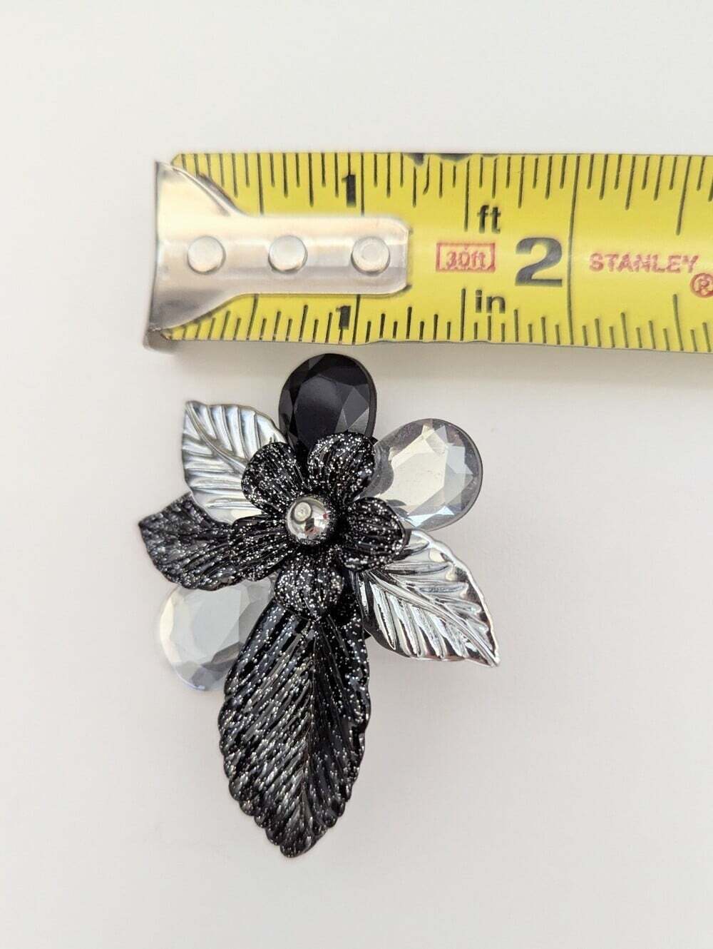 Statement Piece! Large Frosted Black Silver-Tone Clear Flower Clip-On Earrings - Picture 15 of 15
